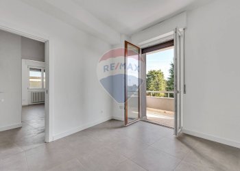 Stanza vuota - Trilocale VIA CAVOUR
 
107, Giussano - foto 9