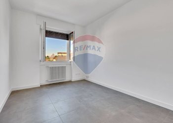 Stanza vuota - Trilocale VIA CAVOUR
 
107, Giussano - foto 14