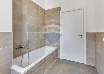 Bagno - Trilocale VIA CAVOUR
 
107, Giussano - foto 17