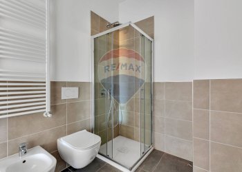 Bagno - Trilocale VIA CAVOUR
 
107, Giussano - foto 20