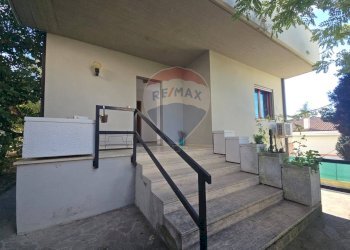 Scale - Independent house Via Crisologo
 
28, Pescara - photo 16