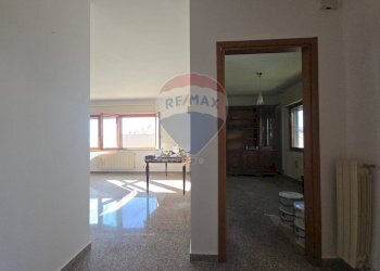 Hall / corridoio - Independent house Via Crisologo
 
28, Pescara - photo 17