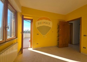 Stanza vuota - Independent house Via Crisologo
 
28, Pescara - photo 52