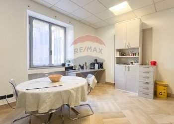 Sala da pranzo - Appartamento Corso Giuseppe Garibaldi
 
15, Ancona - foto 24