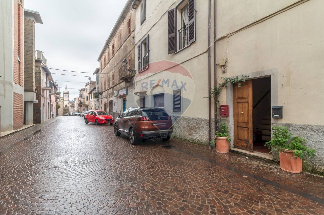 Edificio all\'aperto - Four-room apartment Via Umberto Primo
83, Piansano - photo 2