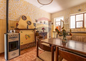 Sala da pranzo - Quadrilocale Via Umberto Primo
 
83, Piansano - foto 27