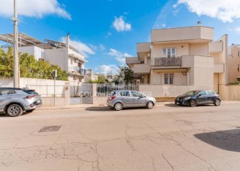 Foto 24 - Quadrilocale Viale Santa Caterina Novella
 
24, Galatina - foto 24