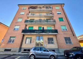 Facciata - Three-room apartment VIA VIRGILIO MARONE
 
14, Cinisello Balsamo - photo 28