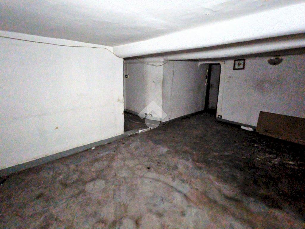 Four-room apartment Via Antonio Gramsci, Genova (neighborhood Centro Storico) - photo 2