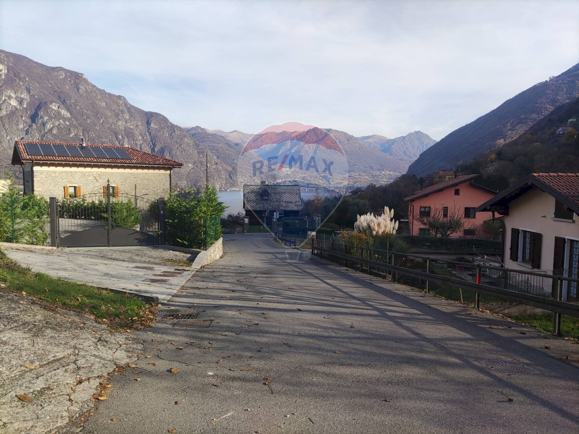 Vista delle montagne - Terreno edificabile via giobbi, Claino con Osteno - foto 1