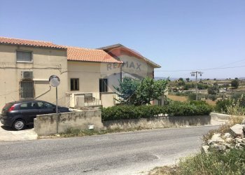 Casa all\'aperto - Casa semi indipendente C.da  San Giacomo
 
snc, Modica - foto 1