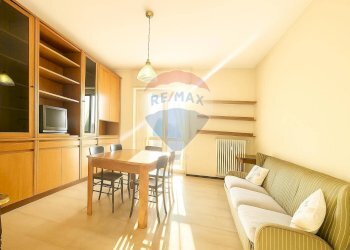 Sala da pranzo - Four-room apartment Via del Castano
 
26, Besana in Brianza - photo 1