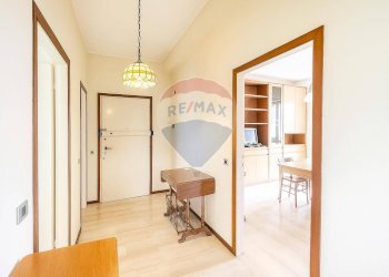 Hall / corridoio - Four-room apartment Via del Castano
 
26, Besana in Brianza - photo 3