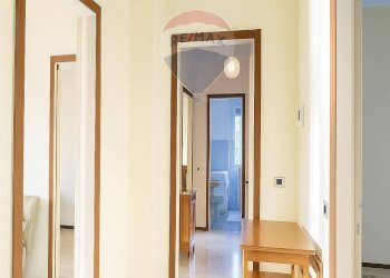 Hall / corridoio - Four-room apartment Via del Castano
 
26, Besana in Brianza - photo 14