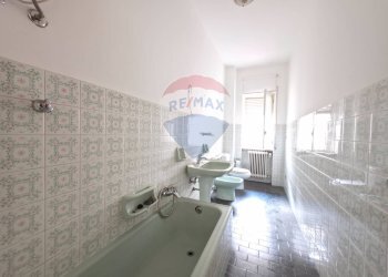 Bagno - Appartamento Via delle Medaglie D'oro
 
215, Cosenza - foto 5