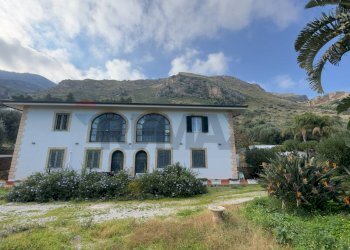 Casa all\'aperto - Villa contrada carrera snc, Trabia - foto 4