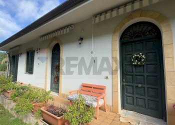 Casa all\'aperto - Villa contrada carrera snc, Trabia - foto 28