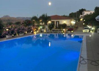 Piscina - Villa contrada carrera snc, Trabia - foto 1