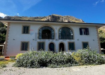 Casa all\'aperto - Villa contrada carrera snc, Trabia - foto 3