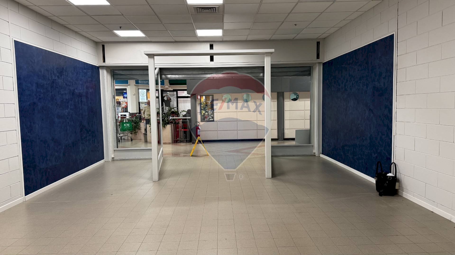 Ricezione / Lobby - Negozio viale Sandro Pertini
 
5, Collecchio - foto 1