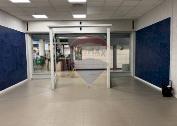 Ricezione / Lobby - Shop viale Sandro Pertini
 
5, Collecchio - photo 1