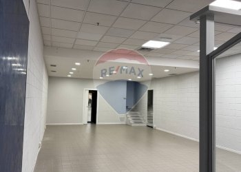 Ricezione / Lobby - Shop viale Sandro Pertini
 
5, Collecchio - photo 5