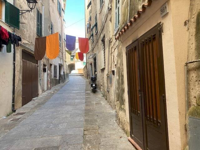 Foto 1 - Magazzino via piemonte
 
35, Ventimiglia - foto 1