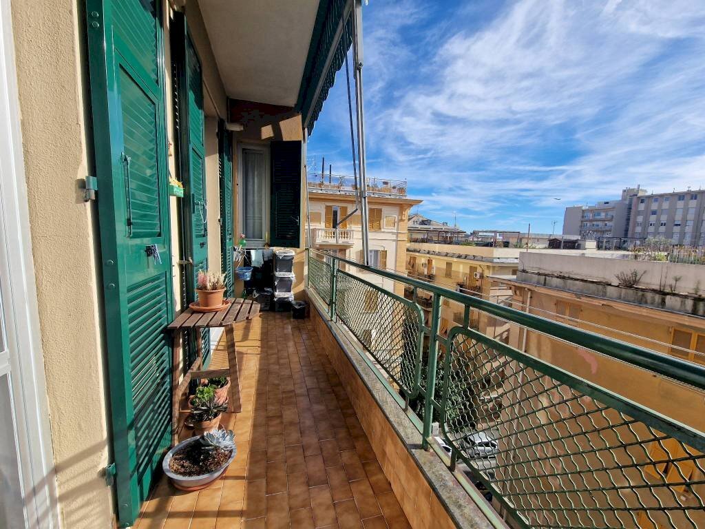 Balcone - Quadrilocale via Fabrizio del Carretto, 6, Genova (zona Sestri Ponente) - foto 1