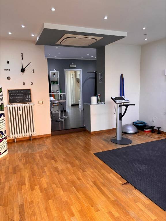 Interno non residenziale - Negozio viale Ludovico il Moro, Pavia - foto 2