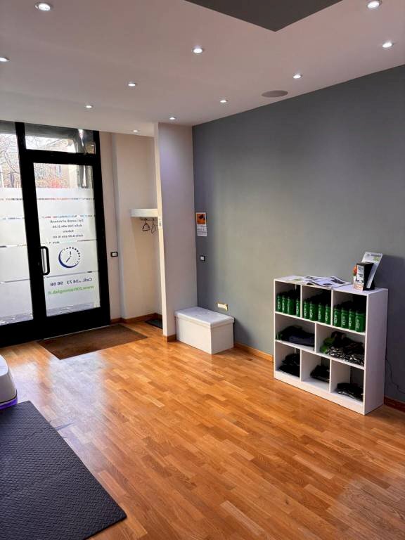 Interno non residenziale - Negozio viale Ludovico il Moro, Pavia - foto 3