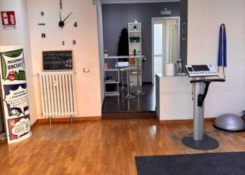 Interno non residenziale - Shop viale Ludovico il Moro, Pavia - photo 1