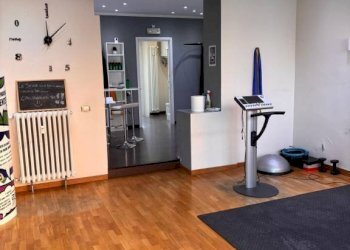 Interno non residenziale - Shop viale Ludovico il Moro, Pavia - photo 2