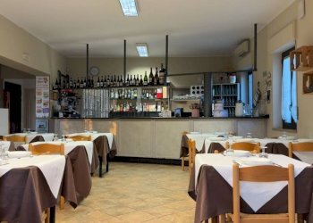 Interno non residenziale - Restaurant piazza San Magno, 1, Fossano - photo 2