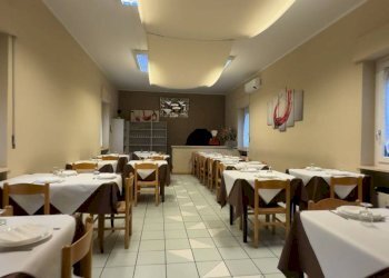 Interno non residenziale - Restaurant piazza San Magno, 1, Fossano - photo 5