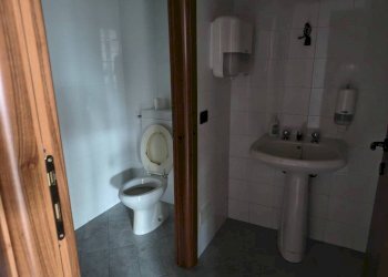 Bagno - Capannone via Alba, Mondovì - foto 5