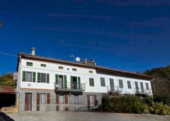 Facciata - Rustico Frazione Sessant, Asti - foto 1