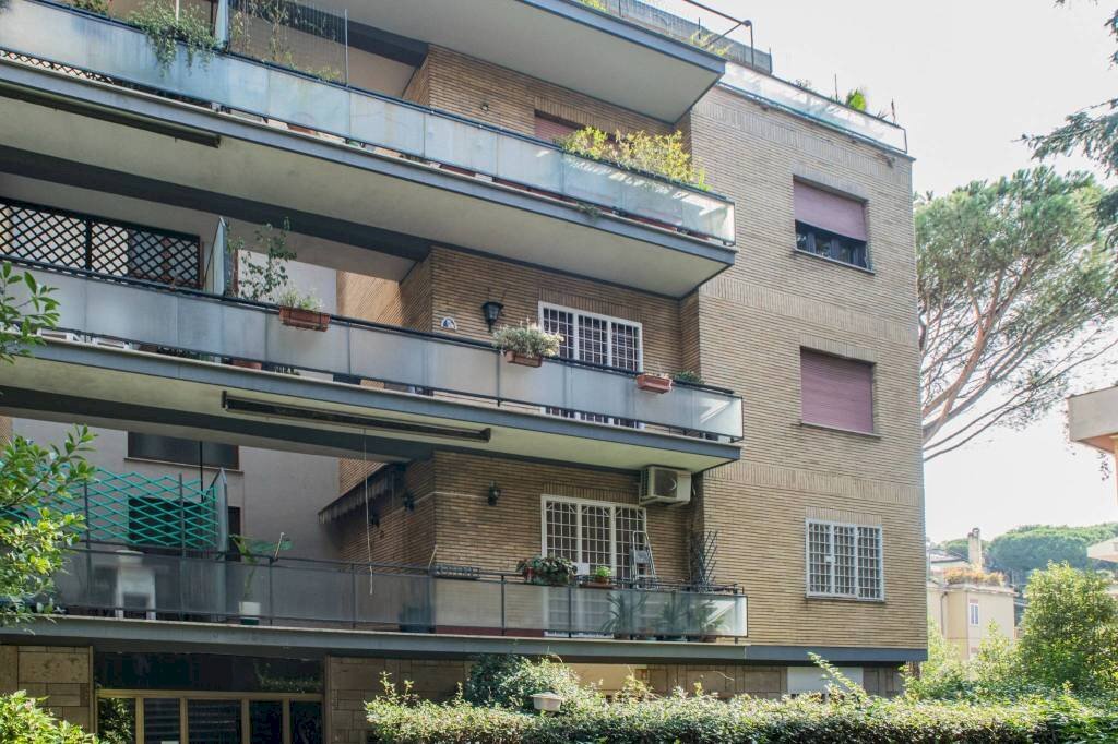 Facciata - Appartamento via Casal Saraceno, Roma - foto 1