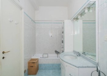 Bagno - Appartamento via Casal Saraceno, Roma - foto 33