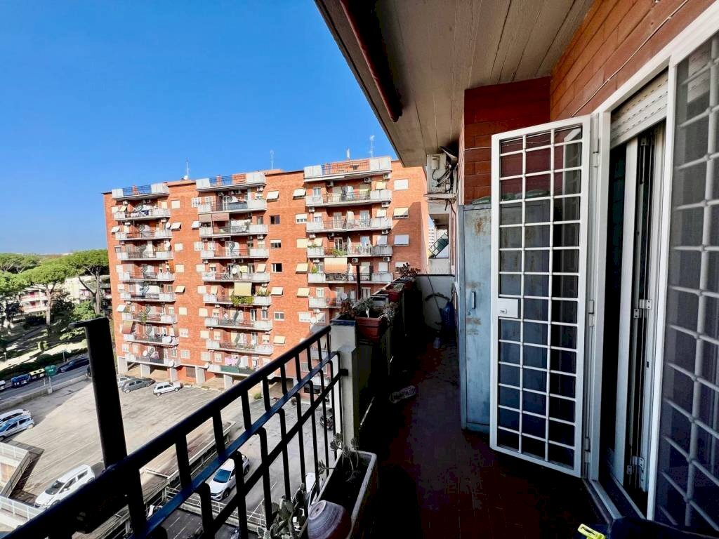 Balcone - Quadrilocale via Davide Campari, Roma (zona Alessandrino) - foto 1