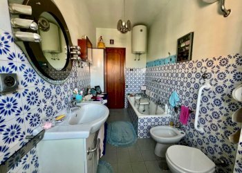 Bagno - Four-room apartment via Davide Campari, Roma (neighborhood Alessandrino) - photo 10