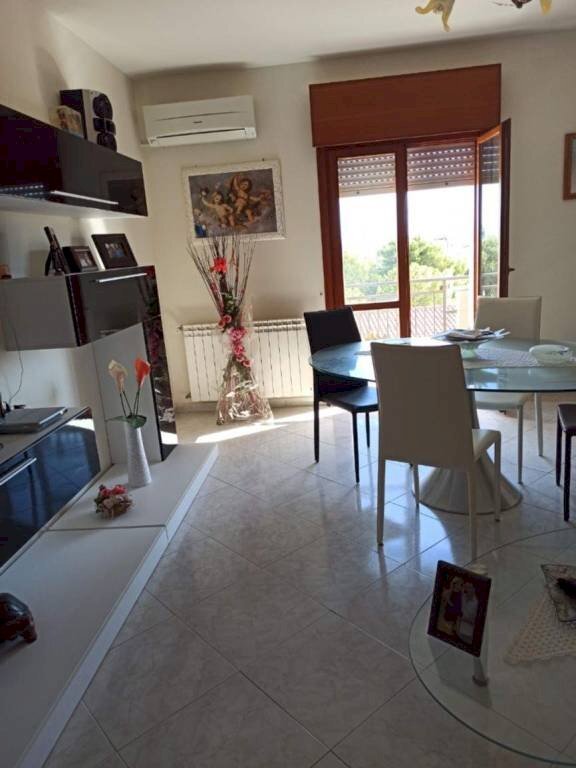 Salone - Appartamento via San Paolo della Croce, Castellammare del Golfo - foto 1