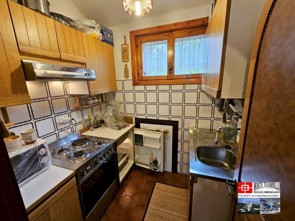 Cucina - Trilocale strada Statale del Terminillo, Rieti - foto 3