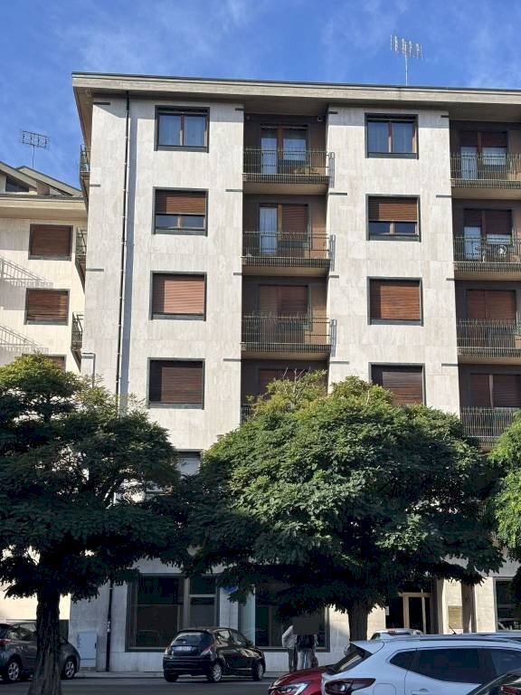 Facciata - Four-room apartment via Michele Coppino, 17, Cuneo (neighborhood Centro) - photo 1