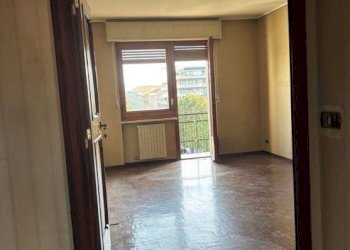 Disimpegno - Quadrilocale via Michele Coppino, 17, Cuneo (zona Centro) - foto 3