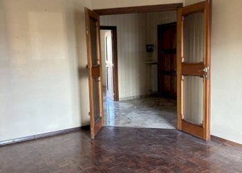 Camera da letto - Quadrilocale via Michele Coppino, 17, Cuneo (zona Centro) - foto 10