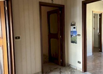 Ingresso - Quadrilocale via Michele Coppino, 17, Cuneo (zona Centro) - foto 11