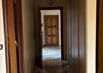 Corridoio - Quadrilocale via Michele Coppino, 17, Cuneo (zona Centro) - foto 18