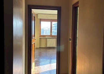 Corridoio - Quadrilocale via Michele Coppino, 17, Cuneo (zona Centro) - foto 22