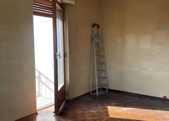 Camera da letto - Quadrilocale via Michele Coppino, 17, Cuneo (zona Centro) - foto 27