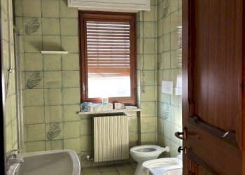 Bagno - Quadrilocale via Michele Coppino, 17, Cuneo (zona Centro) - foto 31